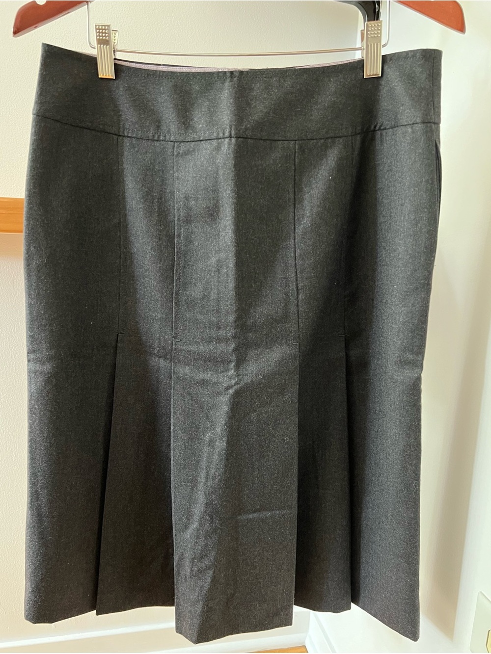 Classic Charcoal Grey Women's Knee-Length Pleated Skirt